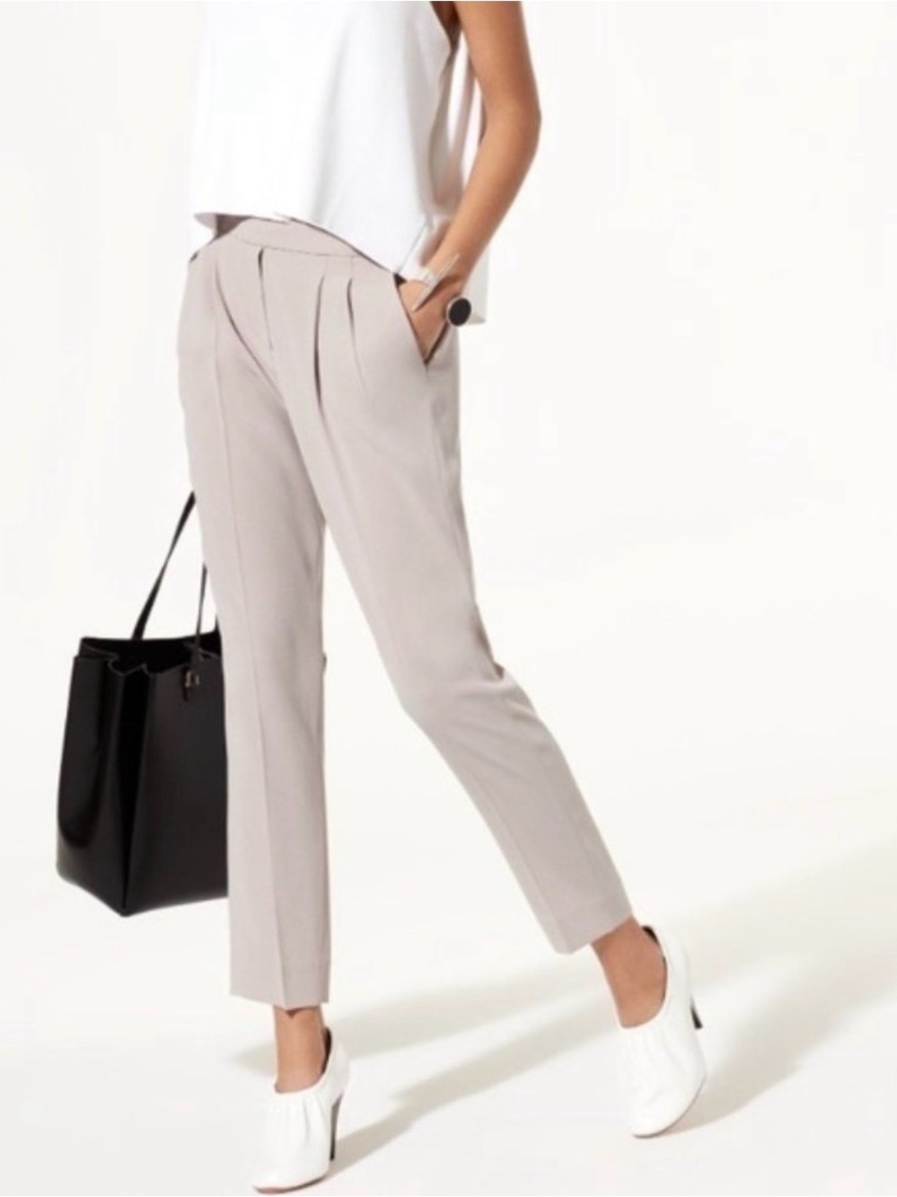Aritzia Babaton Cohen Pant Light Grey Cropped Pleated Trouser Size 4